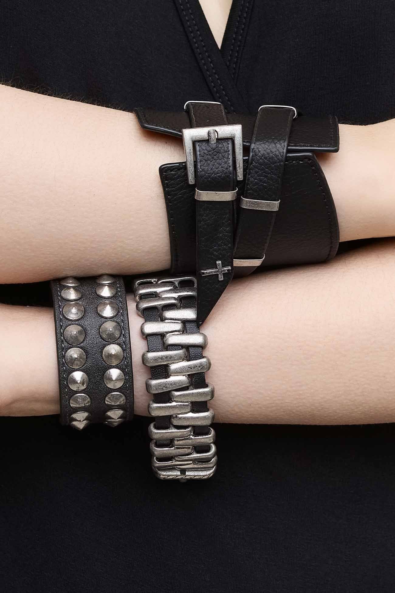 Cruel Bracelet Set