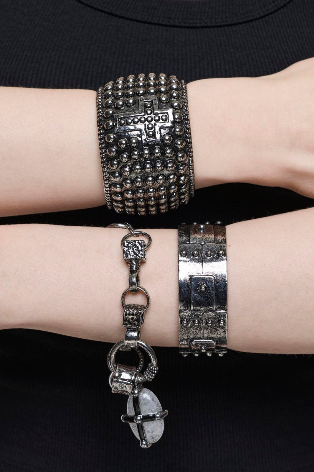 Saintless Bracelet Set